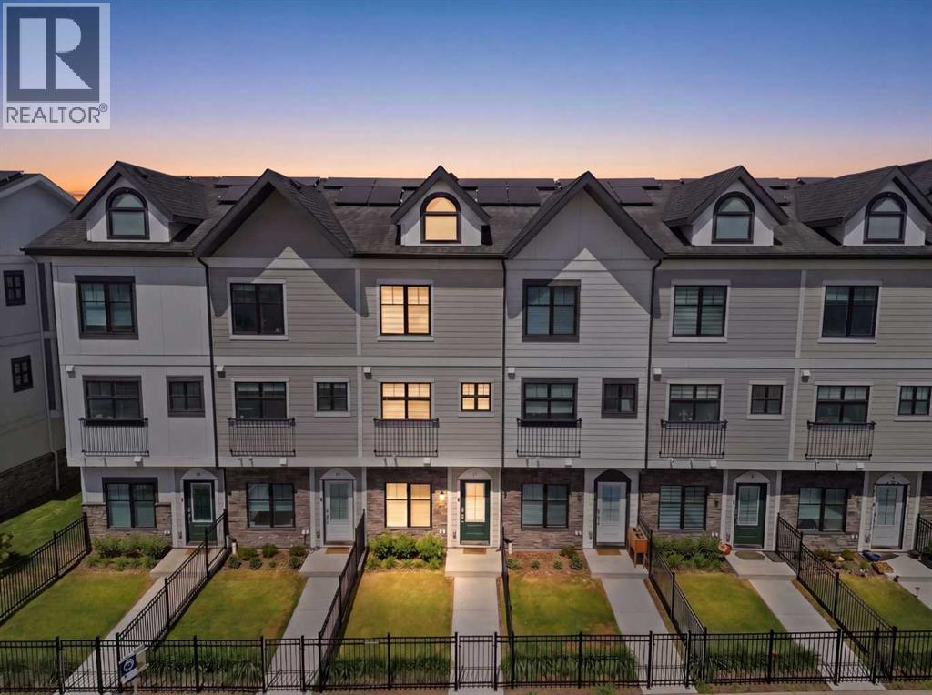 MLS® listing #29786672 for sale located at 11 Les Jardins Park SE