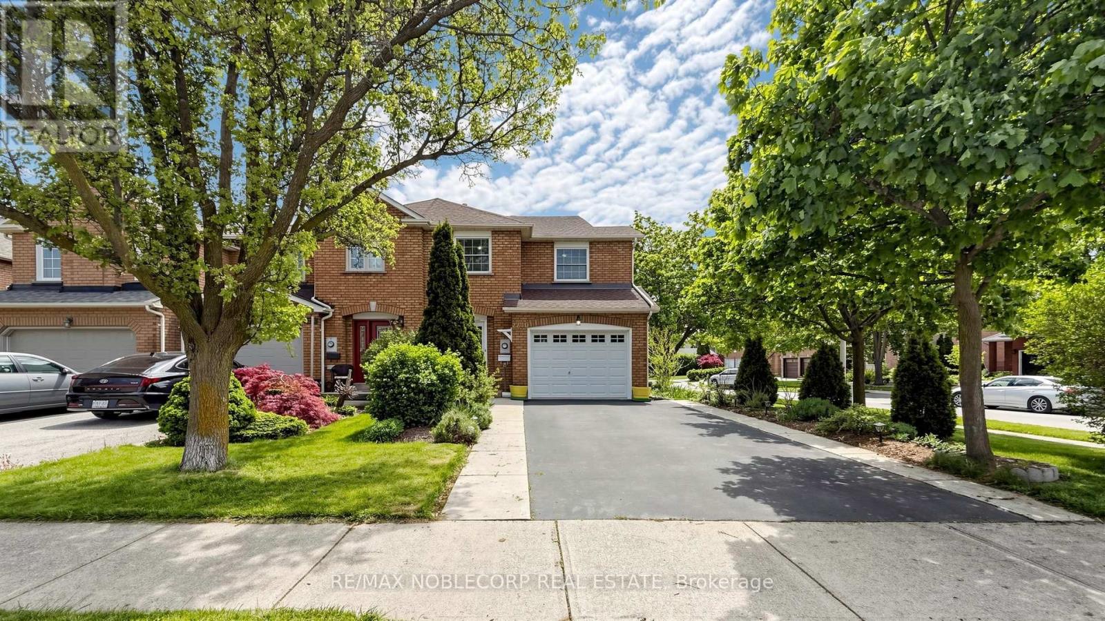 MLS® listing #29786797 for sale located at 2240 SHIPWRIGHT ROAD
