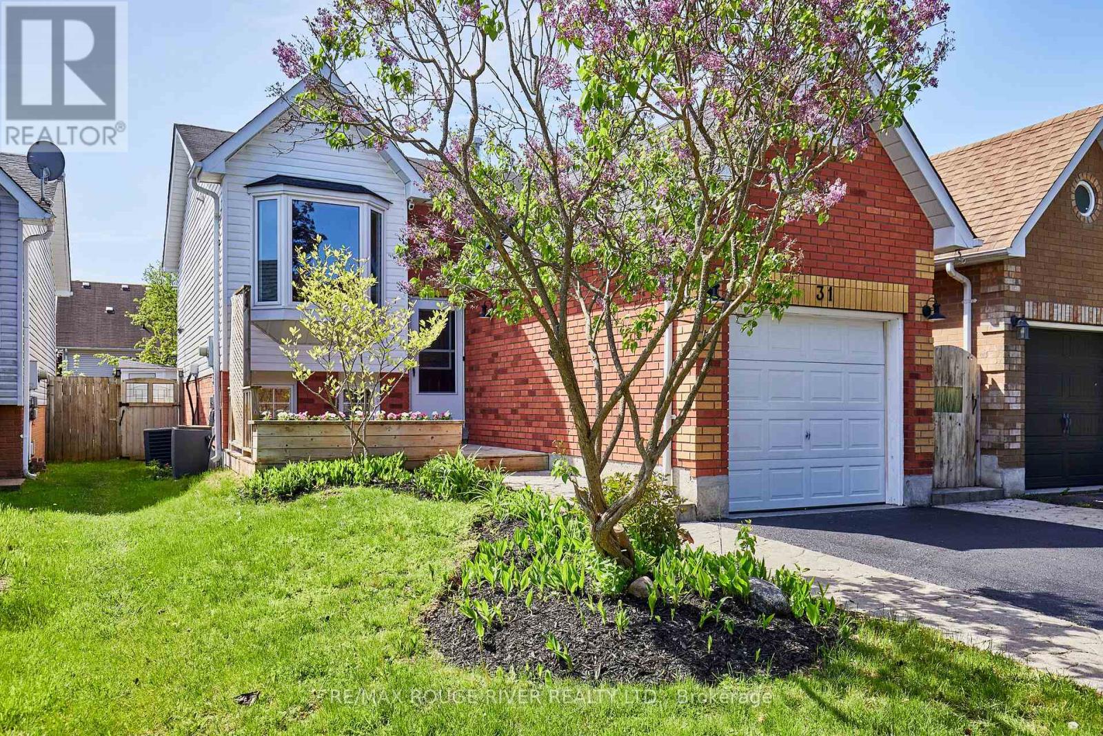 MLS® listing #29787137 for sale located at 31 CHAMPINE SQUARE
