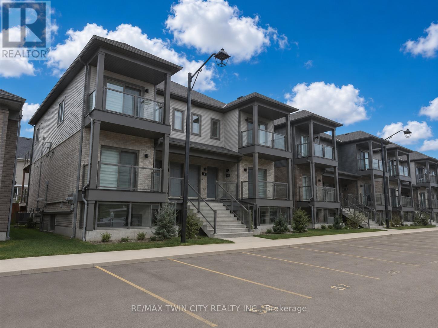 MLS® listing #29787254 for sale located at 32 - 205 WEST OAK TRAIL