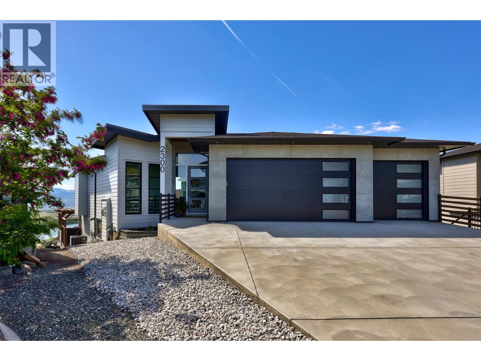 MLS® listing #29787852 for sale located at 2300 Saddleback Drive