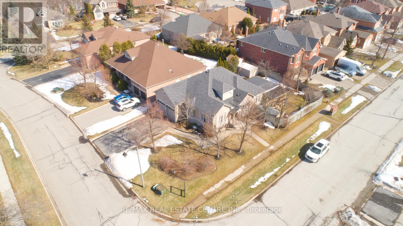 MLS® listing #29788185 for sale located at 1 KIRKWOOD CRESCENT