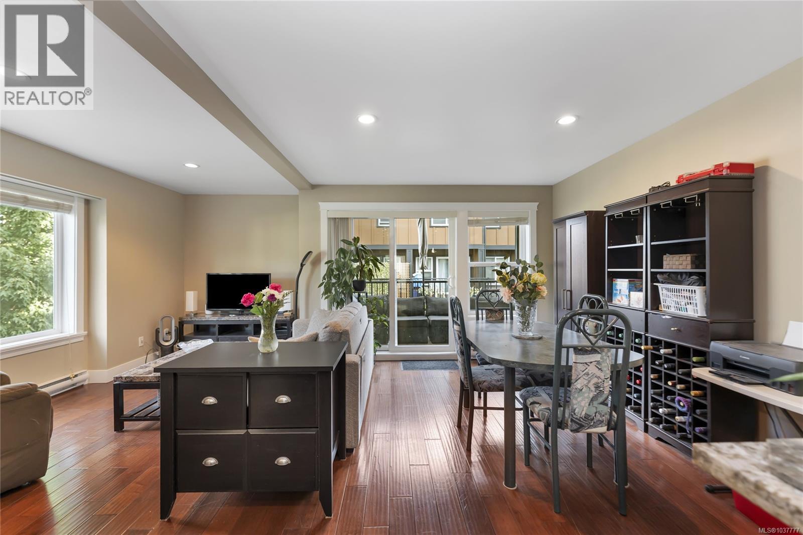MLS® listing #29789082 for sale located at 101 982 Rattanwood Pl