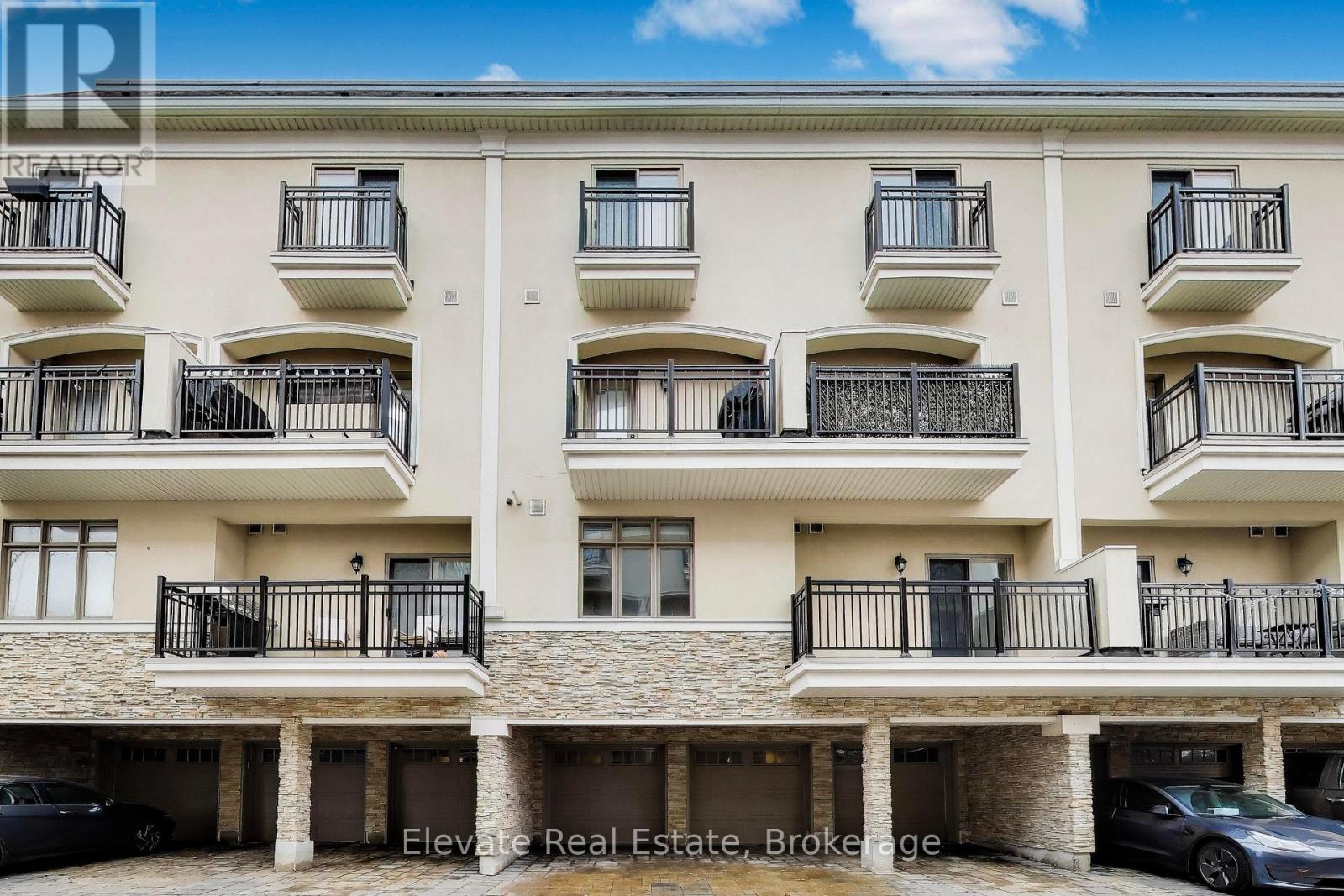 MLS® listing #29789304 for sale located at 24 - 3083 CAWTHRA ROAD