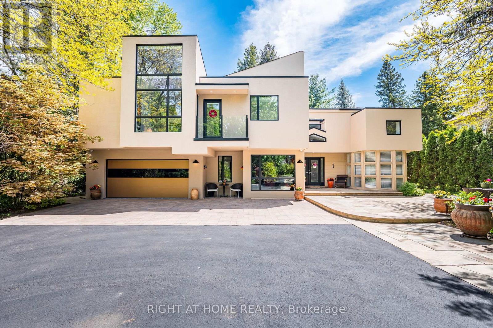 MLS® listing #29789498 for sale located at 1 FRIARS LANE