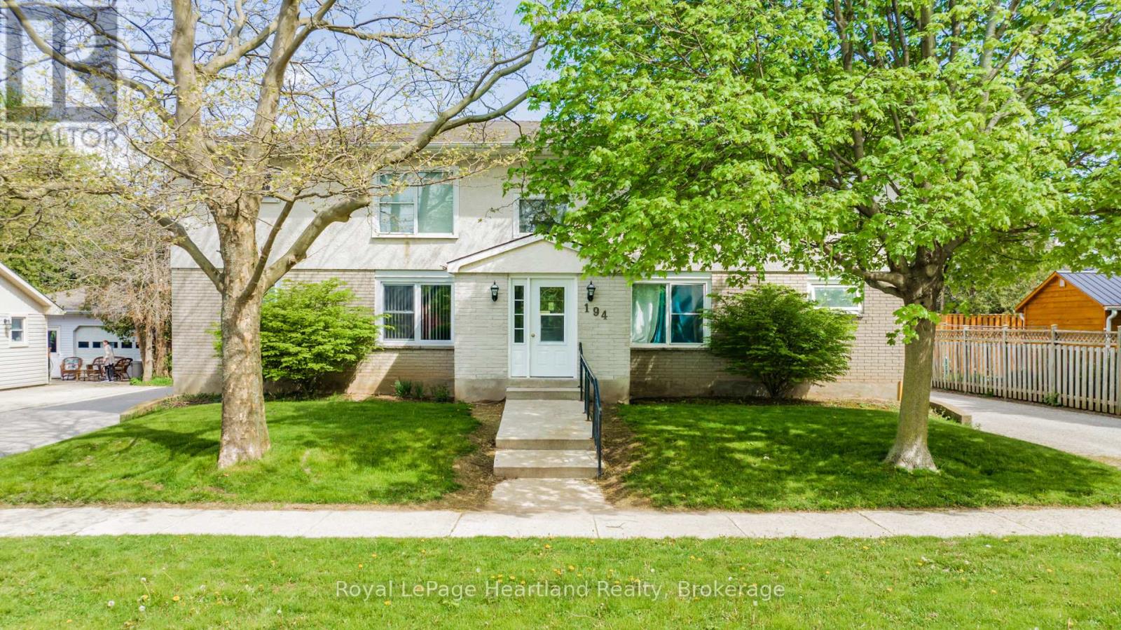 MLS® listing #29789688 for sale located at 194 BENNETT STREET W