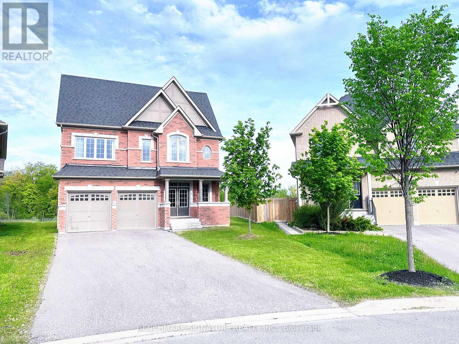 MLS® listing #29795528 for sale located at 2481 BANDSMAN CRESCENT