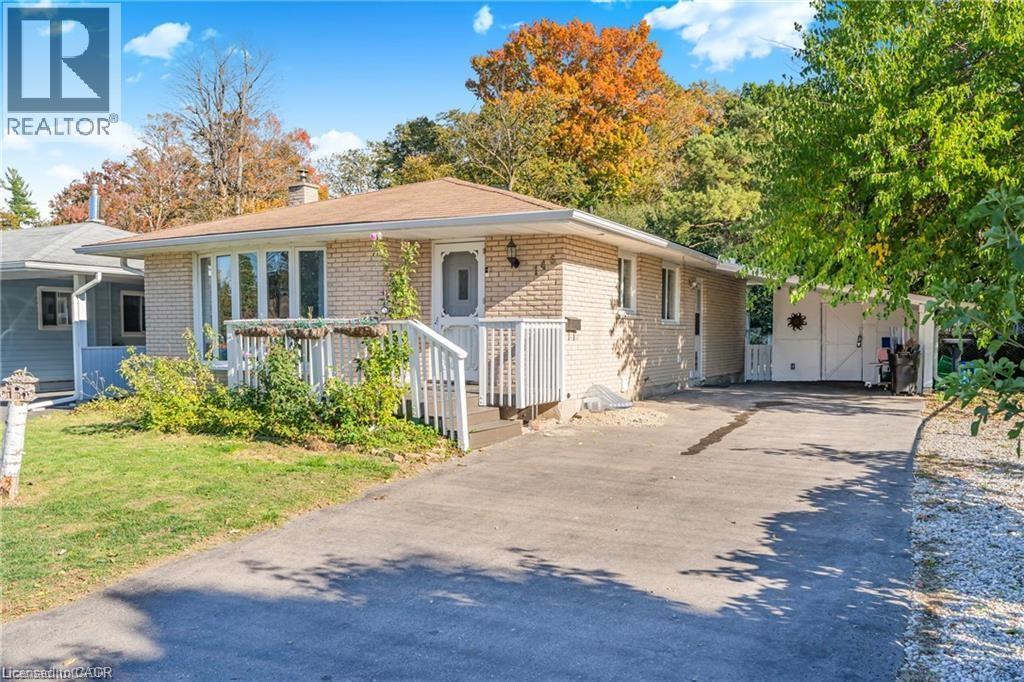 MLS® listing #29795979 for sale located at 146 APPALACHIAN Crescent Unit# Lower