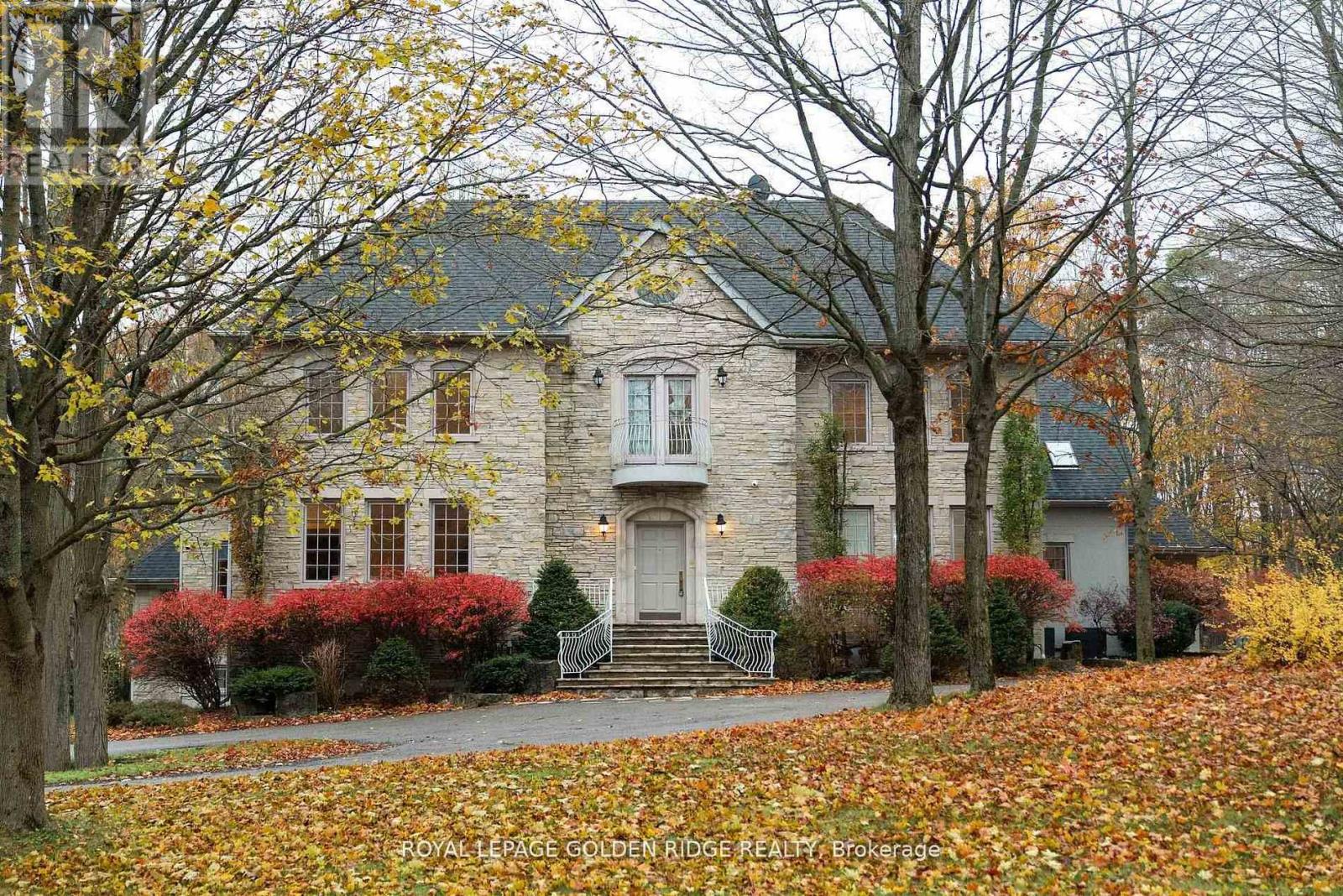 MLS® listing #29797047 for sale located at 12 FORESTVIEW TRAIL