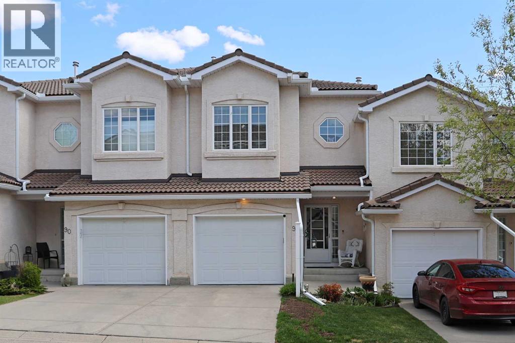 MLS® listing #29797085 for sale located at 92 Hamptons Link NW