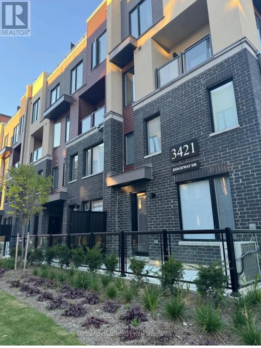 MLS® listing #29797271 for sale located at 10 - 3421 RIDGEWAY DRIVE
