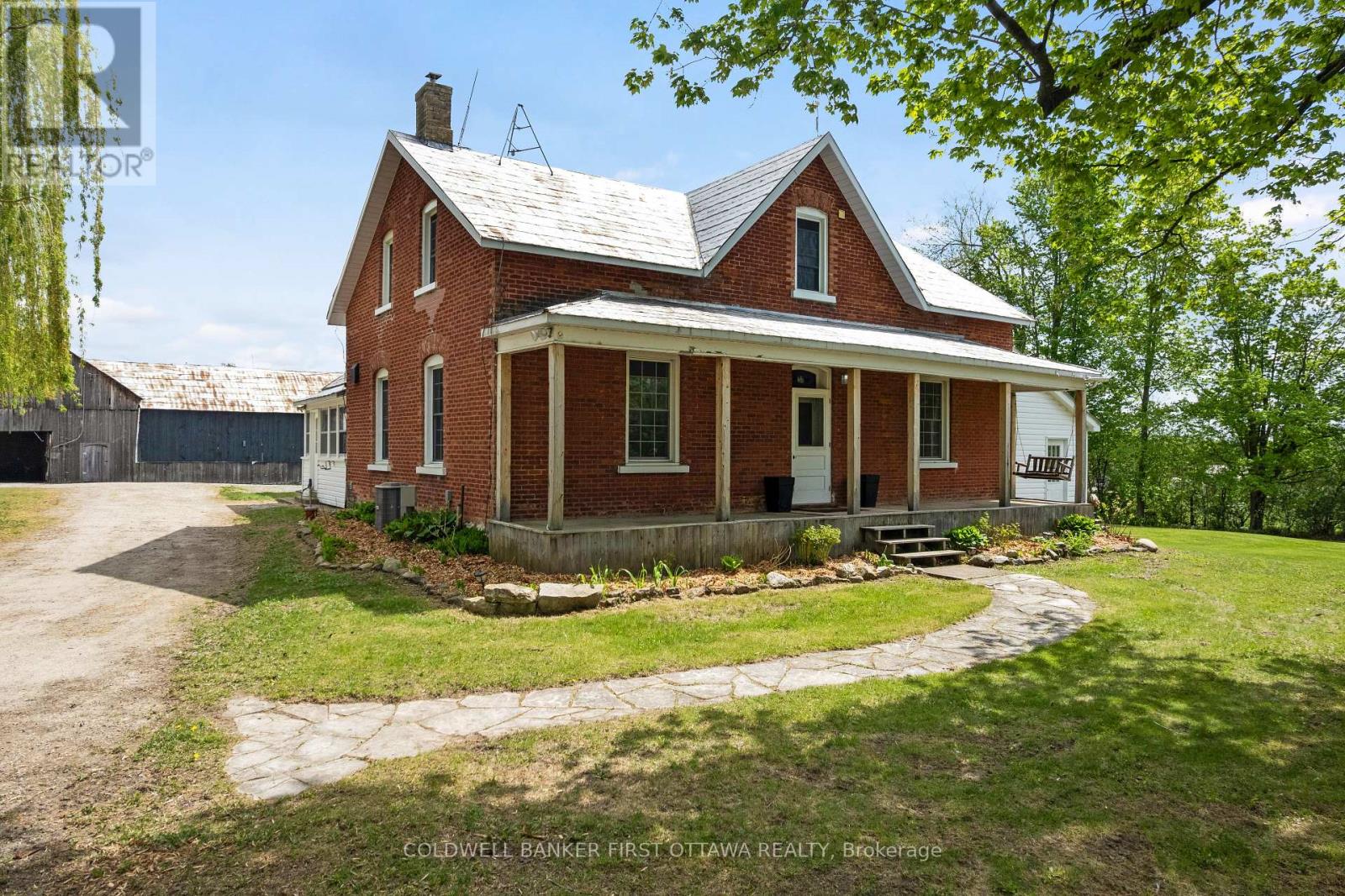 MLS® listing #29797378 for sale located at 898 HIGHWAY 511