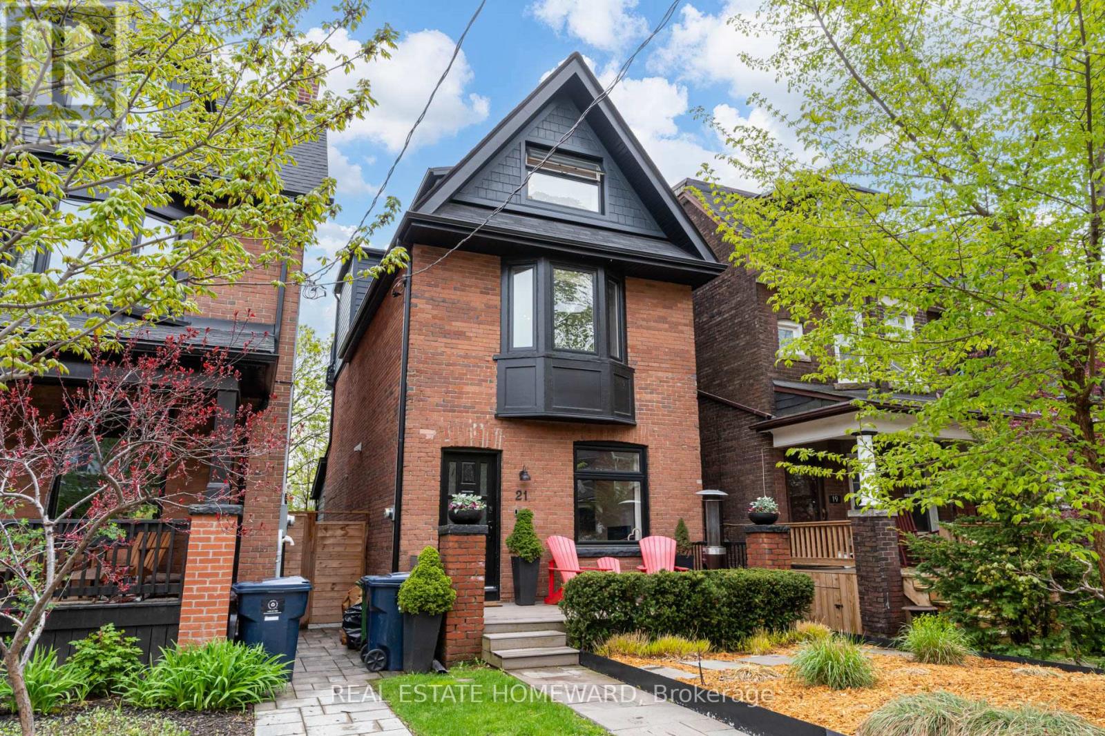 MLS® listing #29797840 for sale located at 21 SANDFORD AVENUE