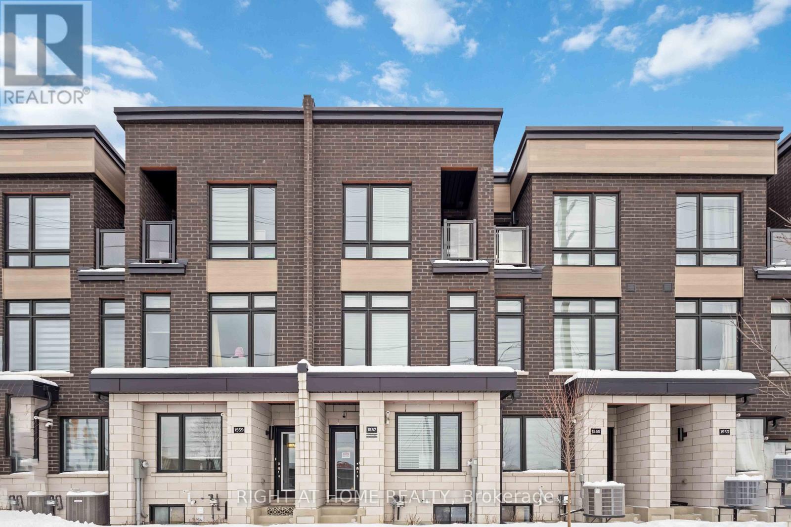 MLS® listing #29798285 for sale located at 1557 MIDLAND AVENUE