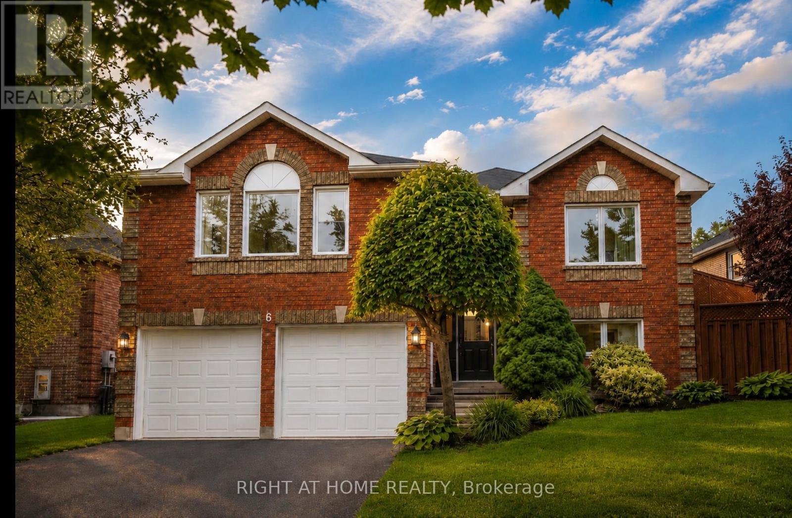 MLS® listing #29798294 for sale located at 6 COMPTON CRESCENT