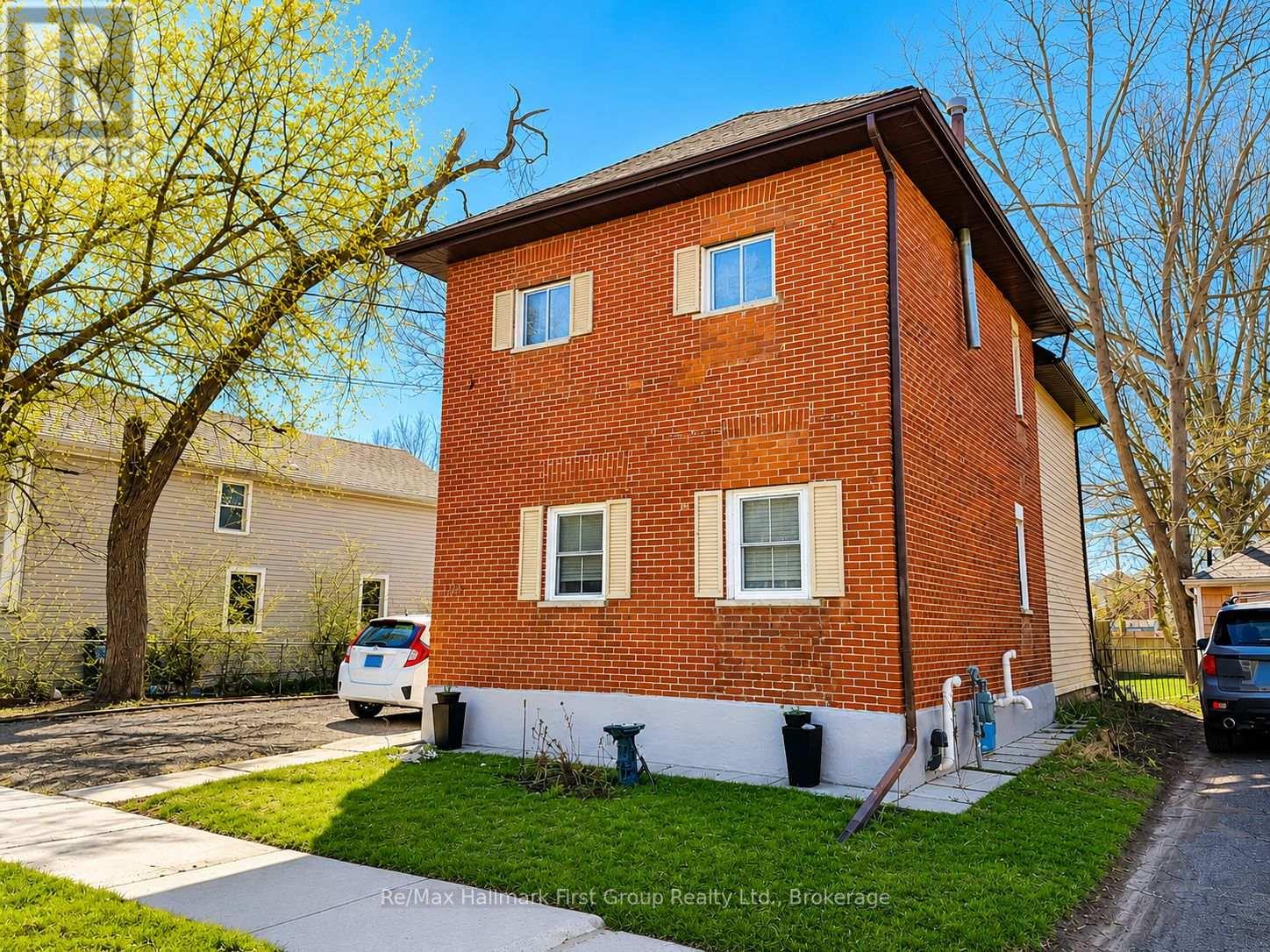MLS® listing #29798305 for sale located at MAIN - 509 PARNELL STREET