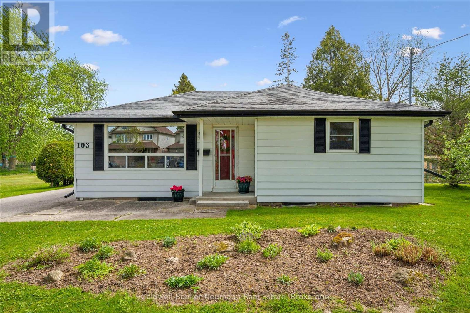 MLS® listing #29798318 for sale located at 103 CITYVIEW DRIVE N