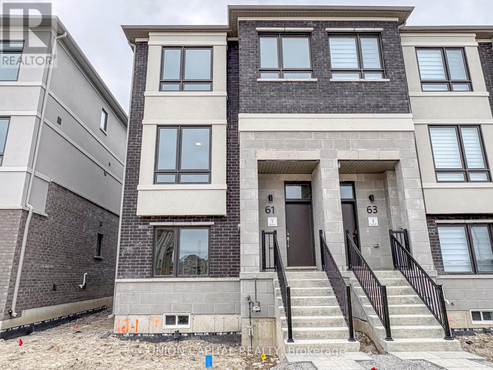 MLS® listing #29798321 for sale located at 61 HELMKAY AVENUE