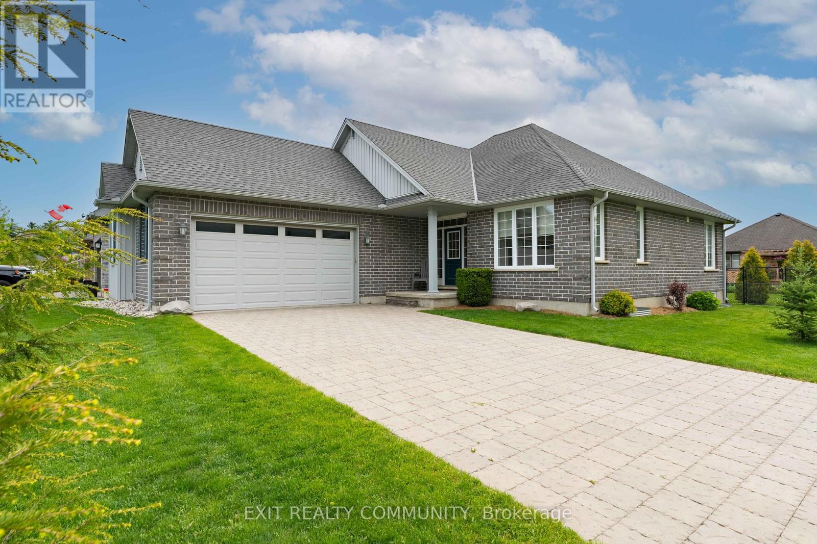 MLS® listing #29798398 for sale located at 598 BENNETT CRESCENT