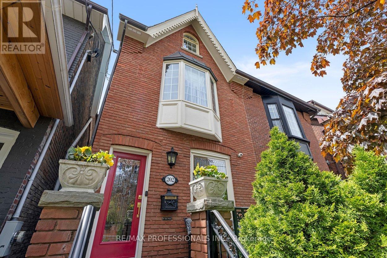 MLS® listing #29798425 for sale located at 202 ST HELEN'S AVENUE