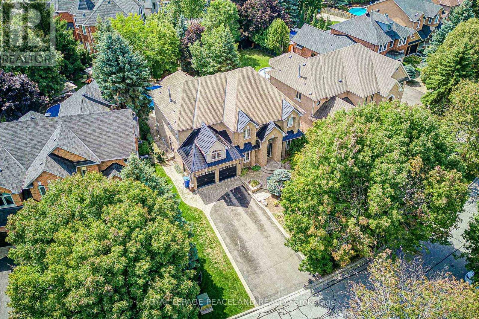MLS® listing #29798463 for sale located at 709 HIGHLAND BLADE ROAD