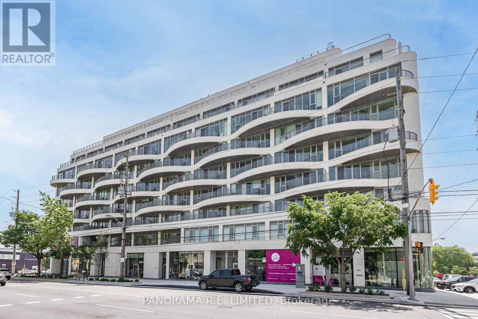MLS® listing #29798564 for sale located at 305 - 689 THE QUEENSWAY