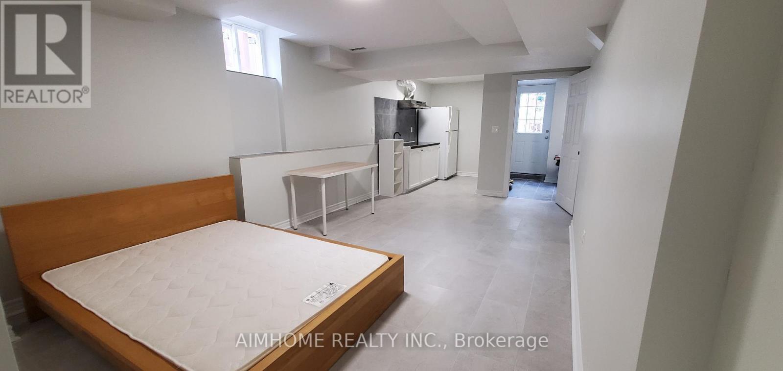 MLS® listing #29798610 for sale located at B1 - 10 CASTLERIDGE DRIVE