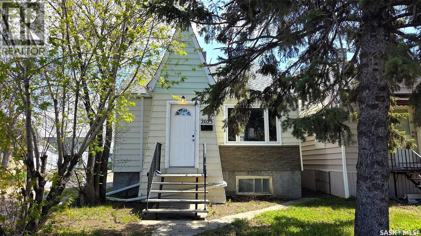 MLS® listing #29798742 for sale located at 2023 Atkinson STREET