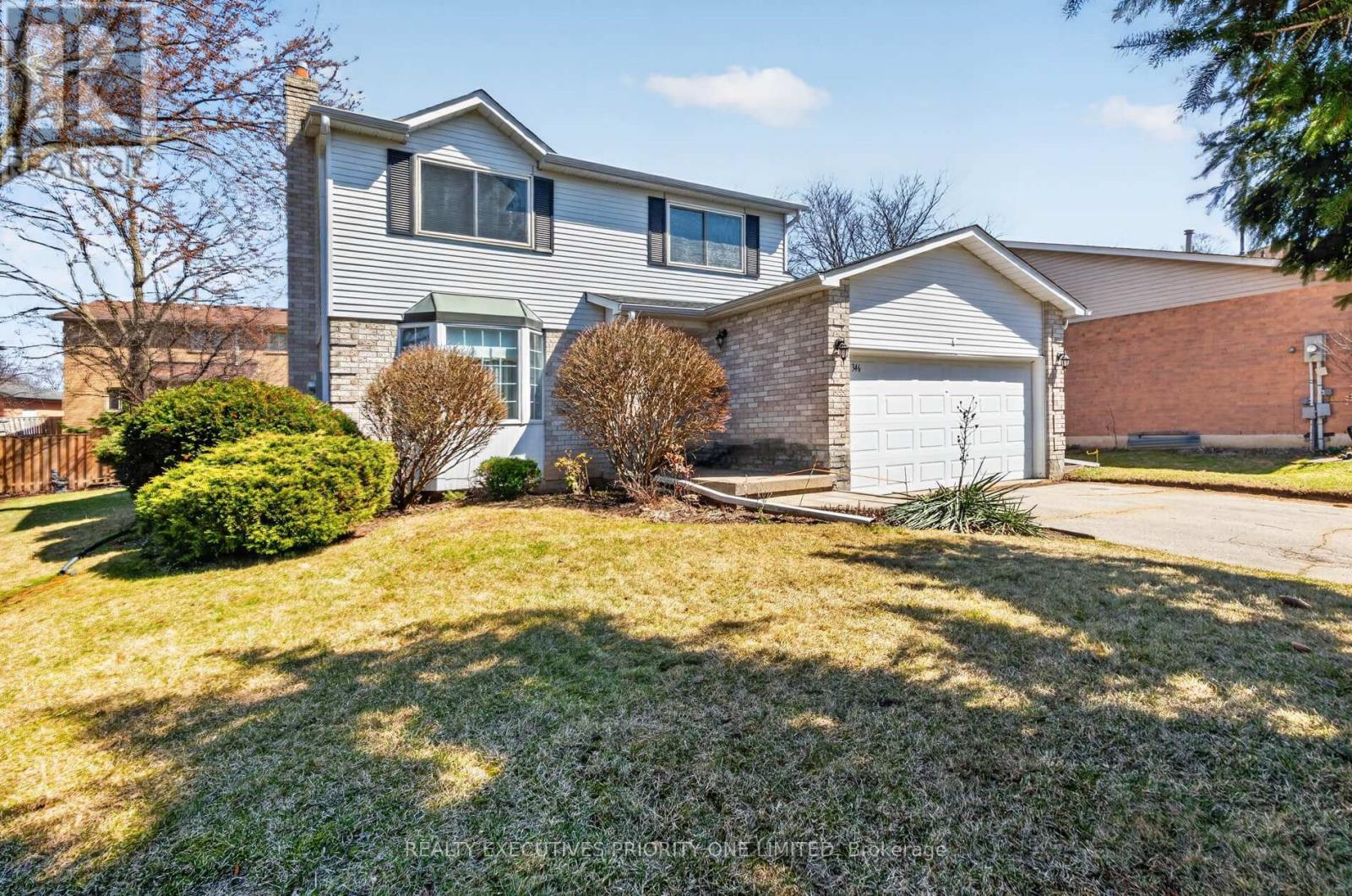 MLS® listing #29798747 for sale located at 346 DARLINGTON CRESCENT