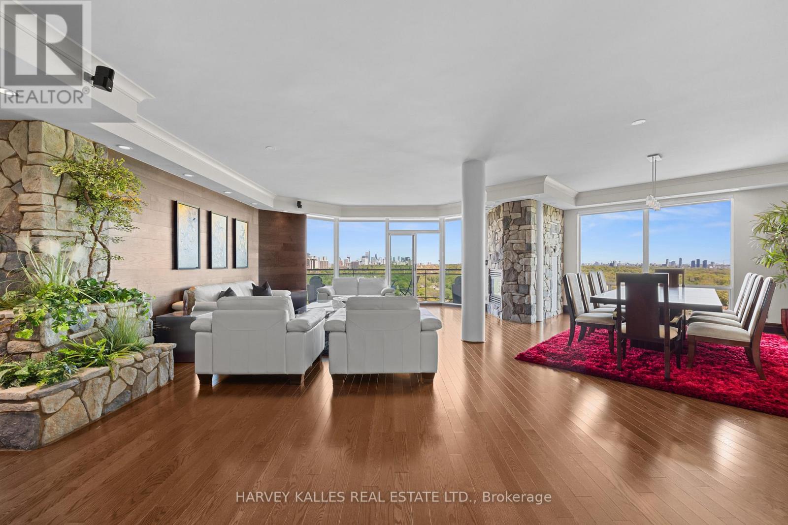 MLS® listing #29799627 for sale located at 2701 - 300 BLOOR STREET E