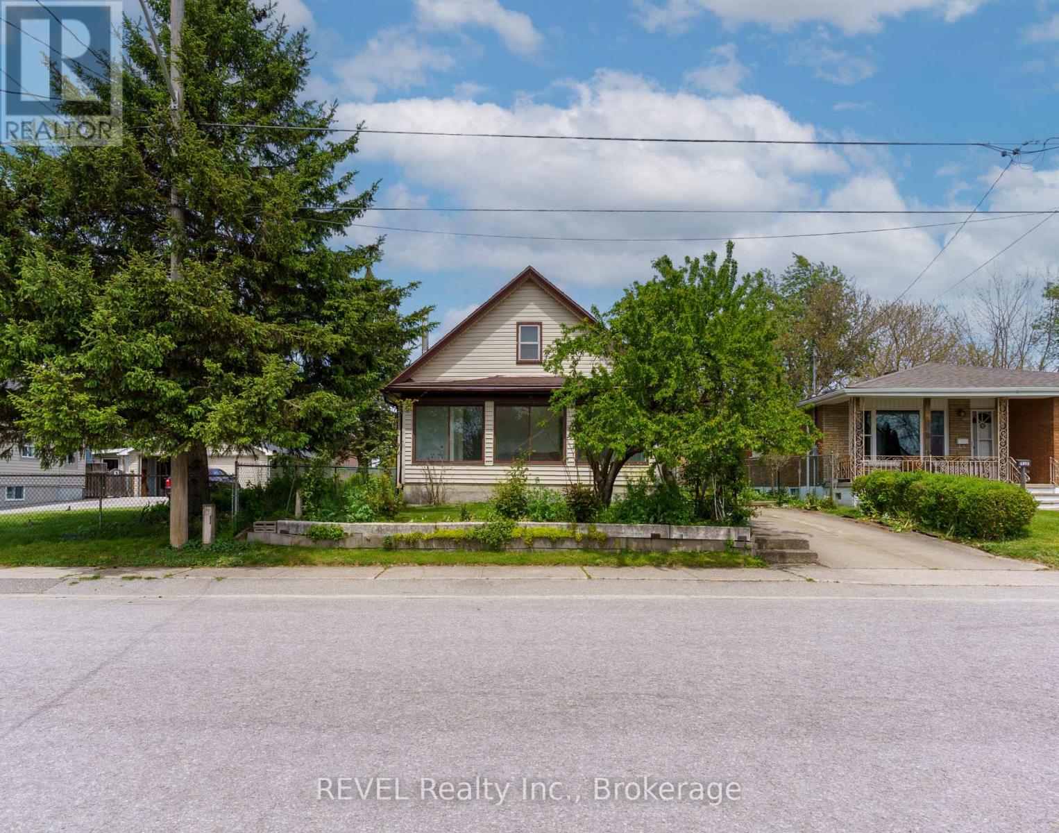 MLS® listing #29800145 for sale located at 6401 TAYLOR STREET