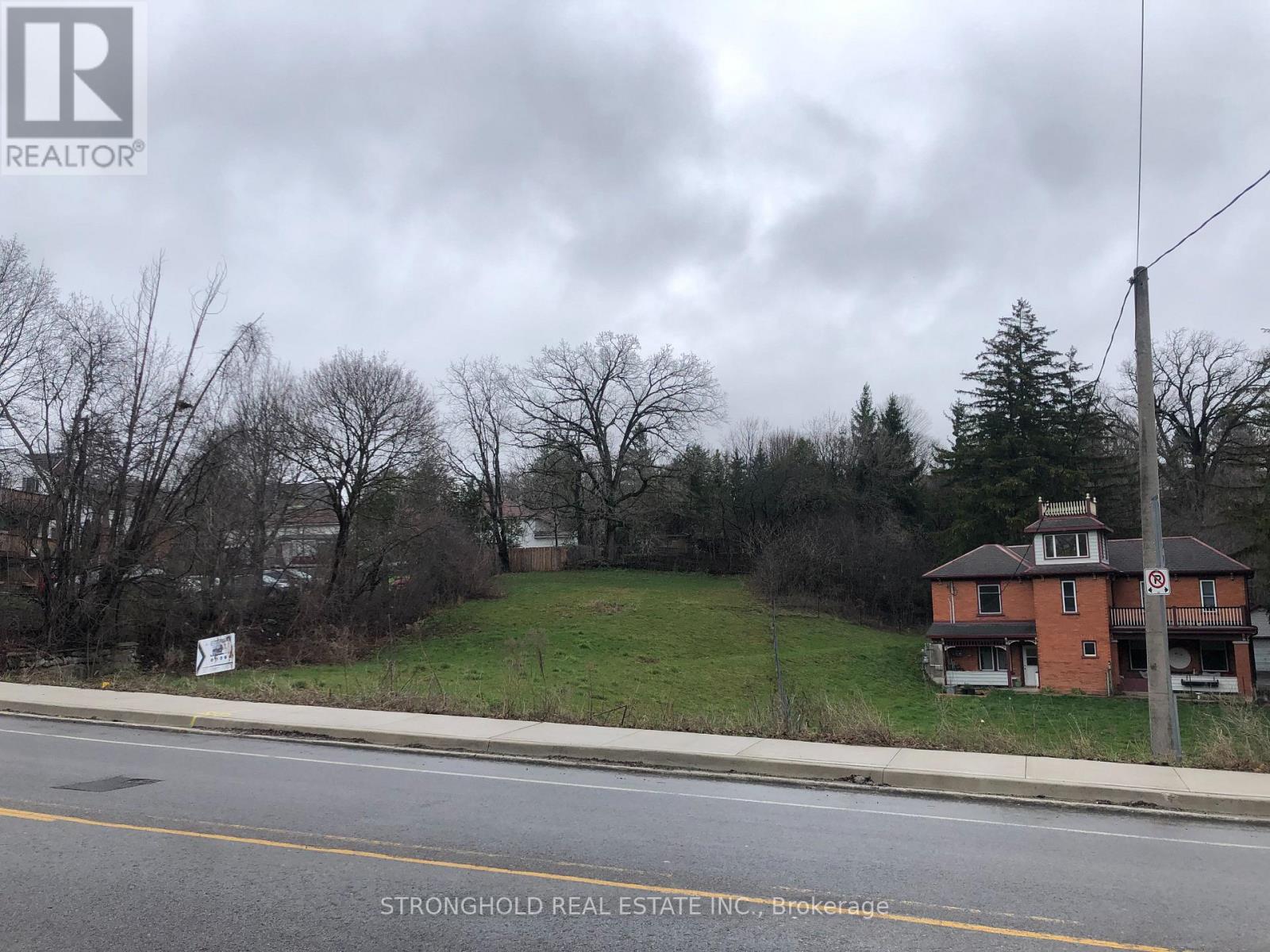 MLS® listing #29803344 for sale located at 26 BRIDGE STREET W