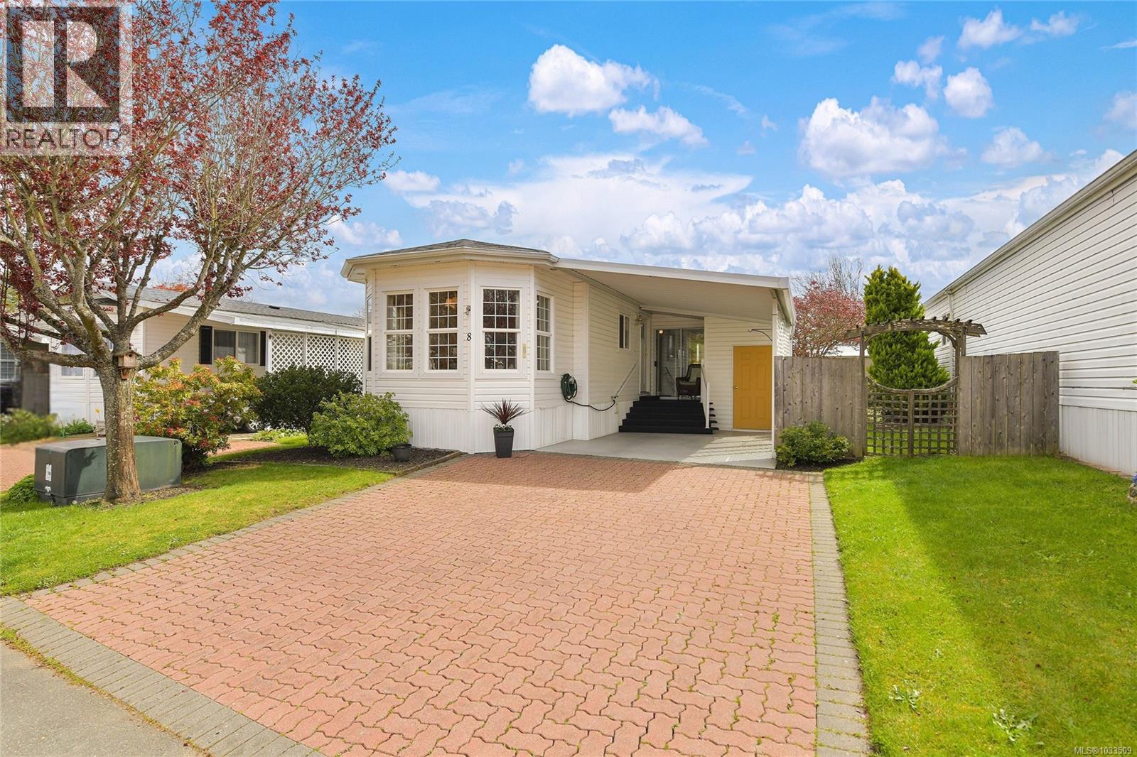 MLS® listing #29804671 for sale located at 8 7401 Central Saanich Rd