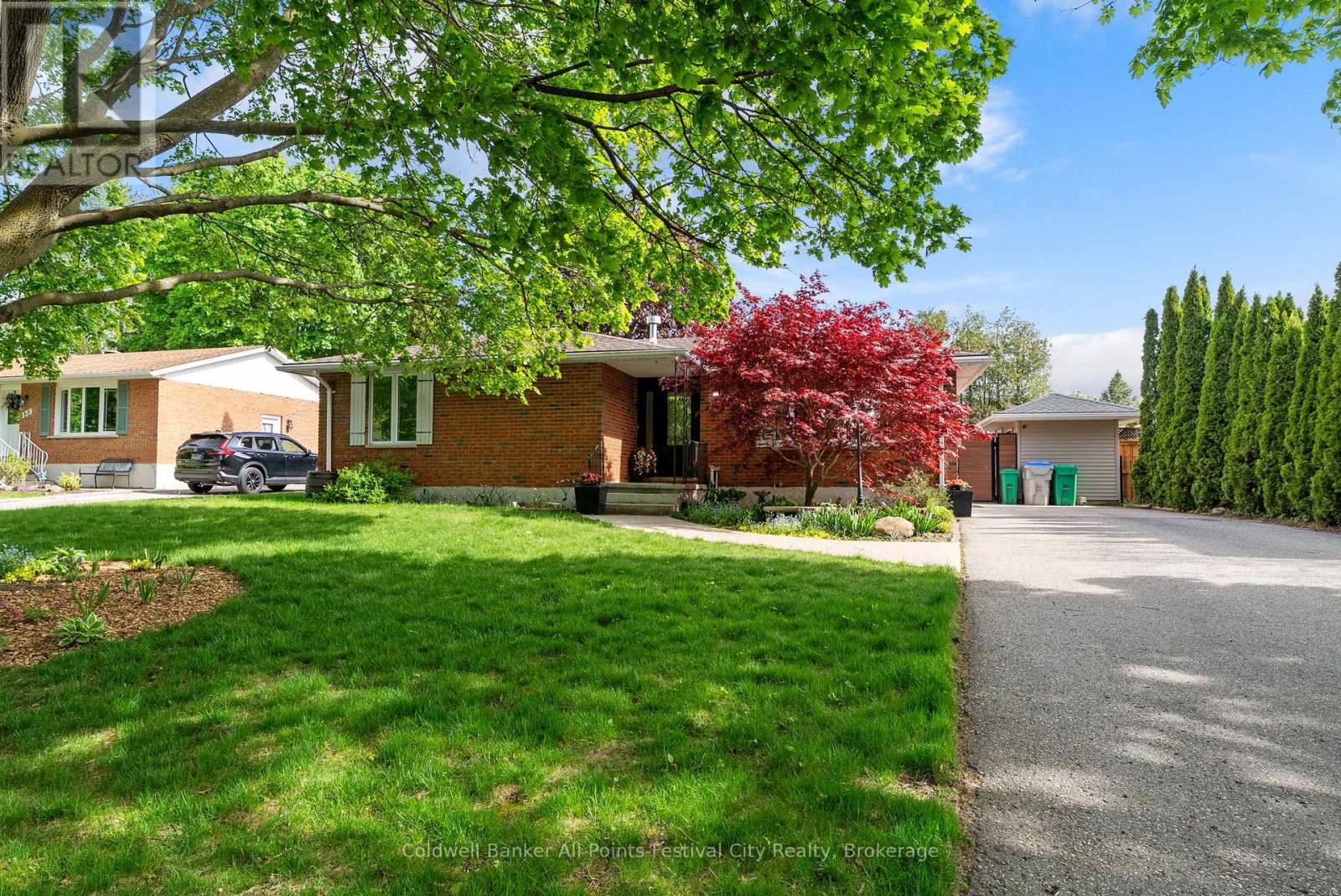 MLS® listing #29805061 for sale located at 145 SUNCOAST DRIVE W