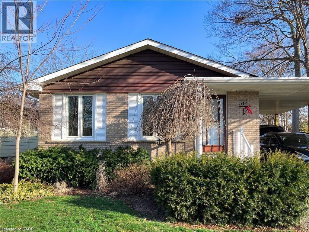 MLS® listing #29805899 for sale located at 514 FALLINGBROOK Drive Unit# Upper