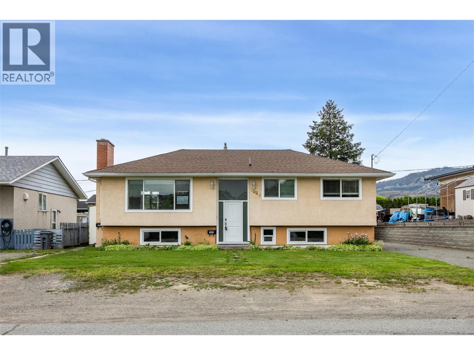 MLS® listing #29807988 for sale located at 1069 Lethbridge Avenue
