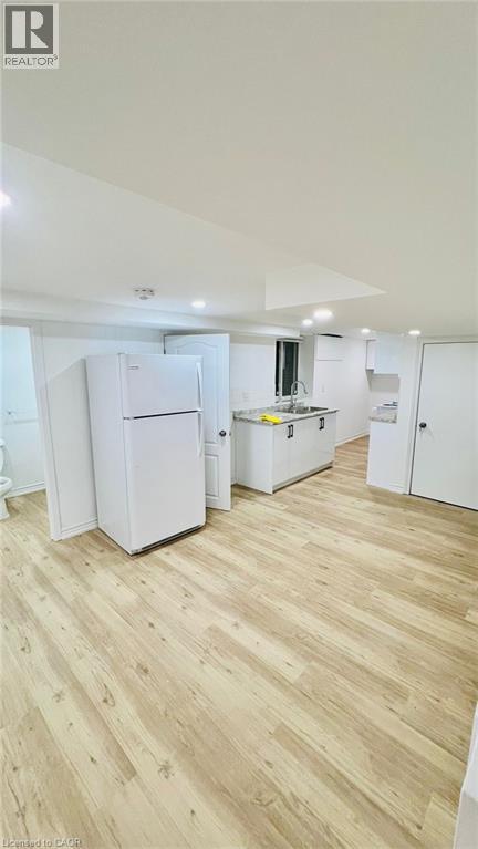 MLS® listing #29809369 for sale located at 32 SOUTHDALE Avenue Unit# Lower