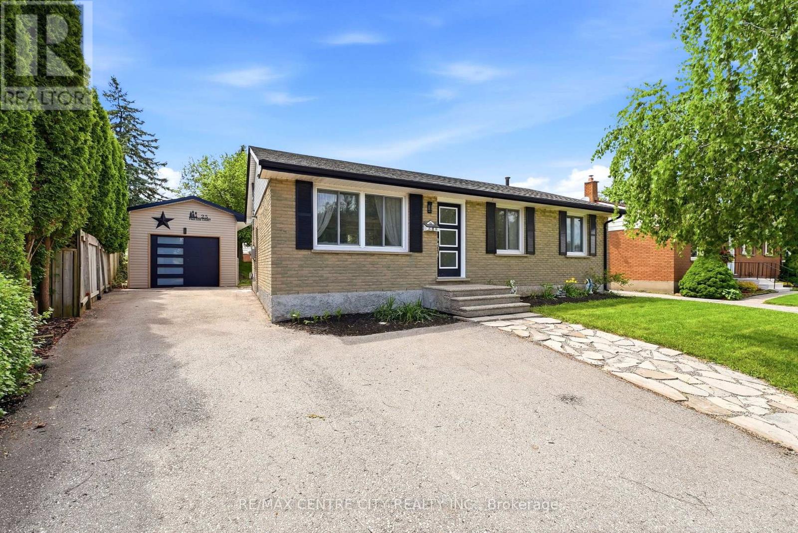 MLS® listing #29811467 for sale located at 25 PAULSON COURT