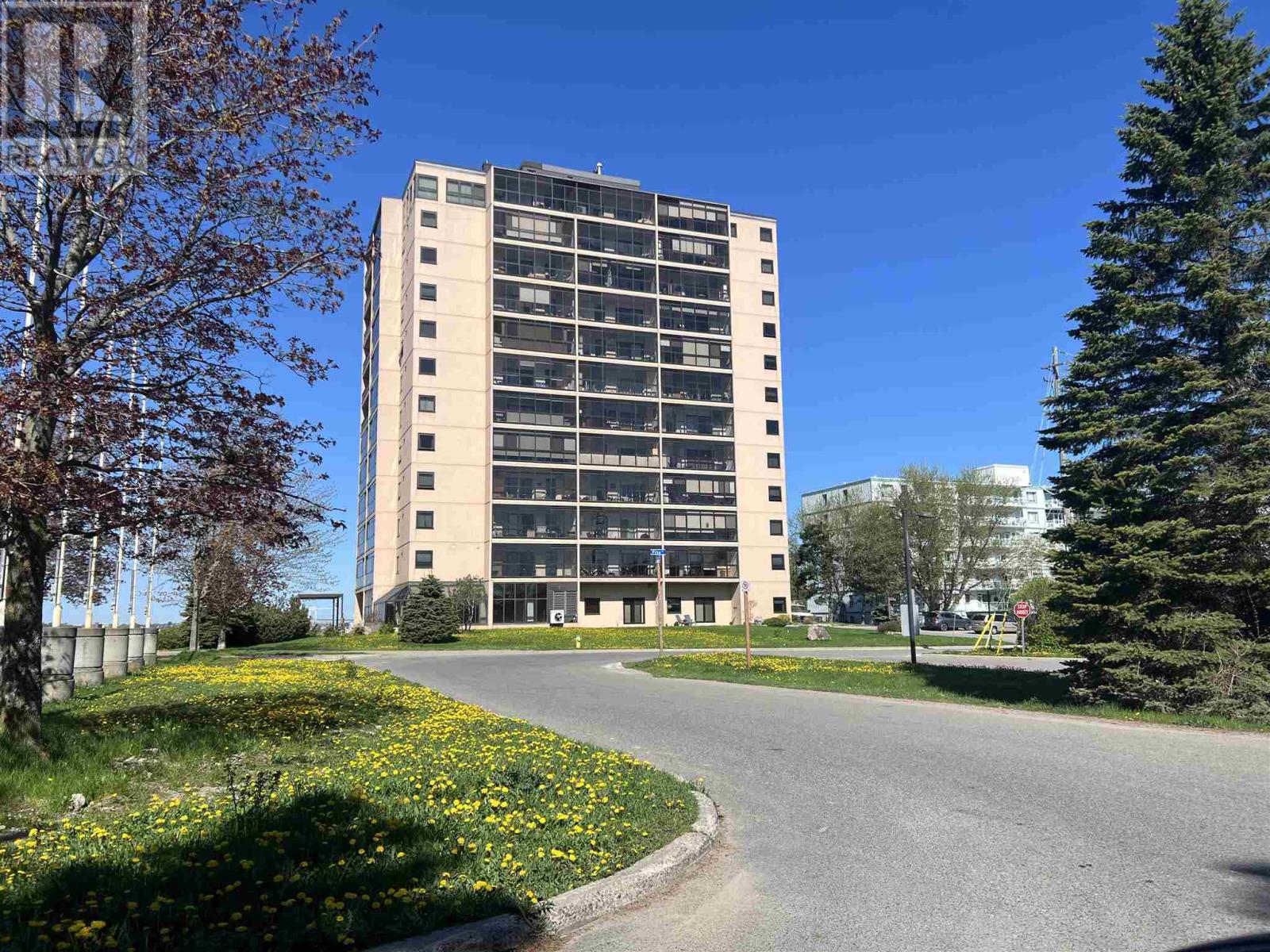 MLS® listing #29811556 for sale located at 89 Pine ST # 307
