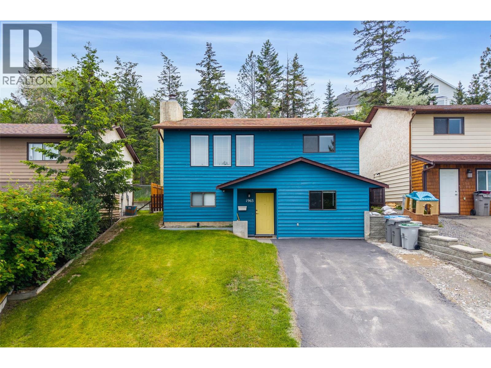MLS® listing #29812623 for sale located at 1963 Harrison Way