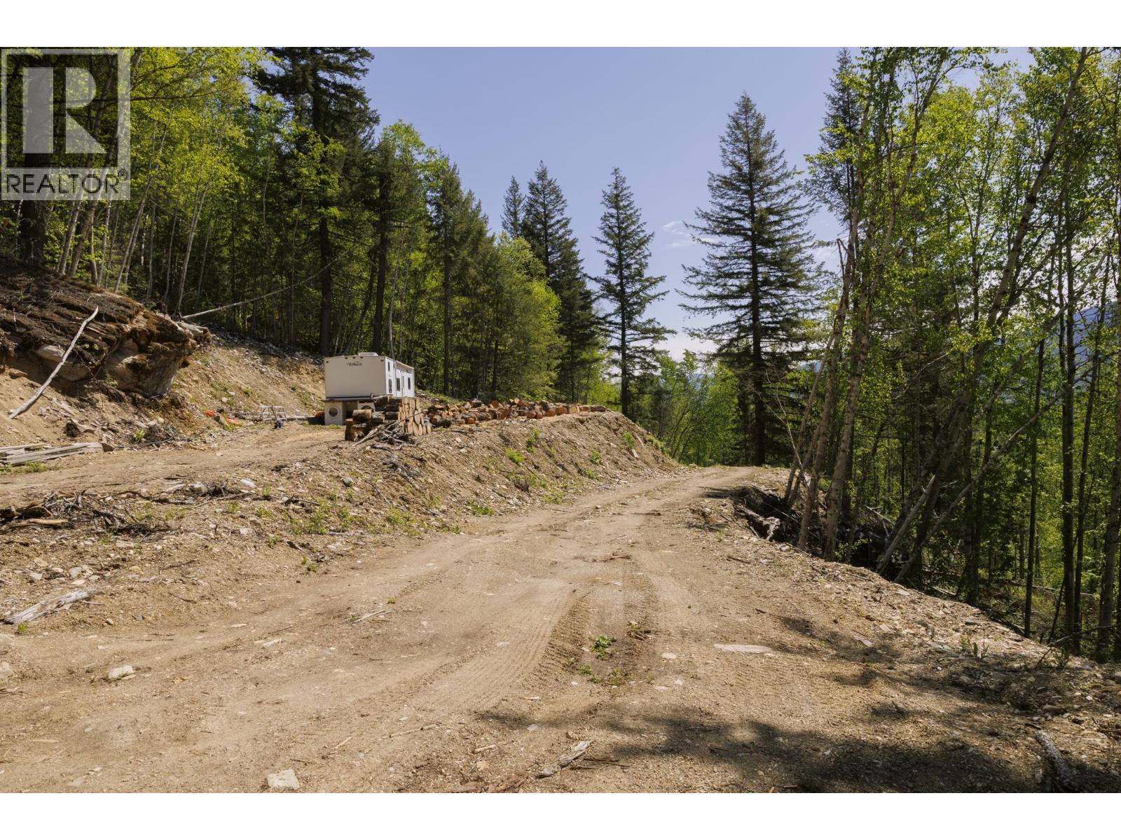 MLS® listing #29812688 for sale located at 3260 MOUNTAIN VIEW ROAD