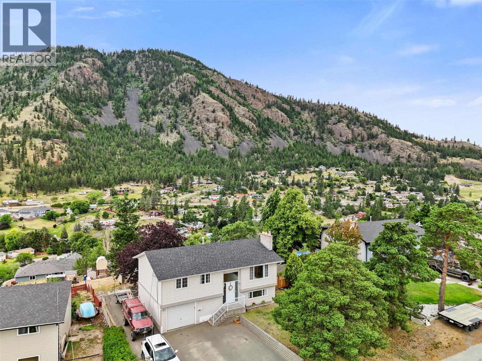 MLS® listing #29813789 for sale located at 1282 HIGHRIDGE Drive