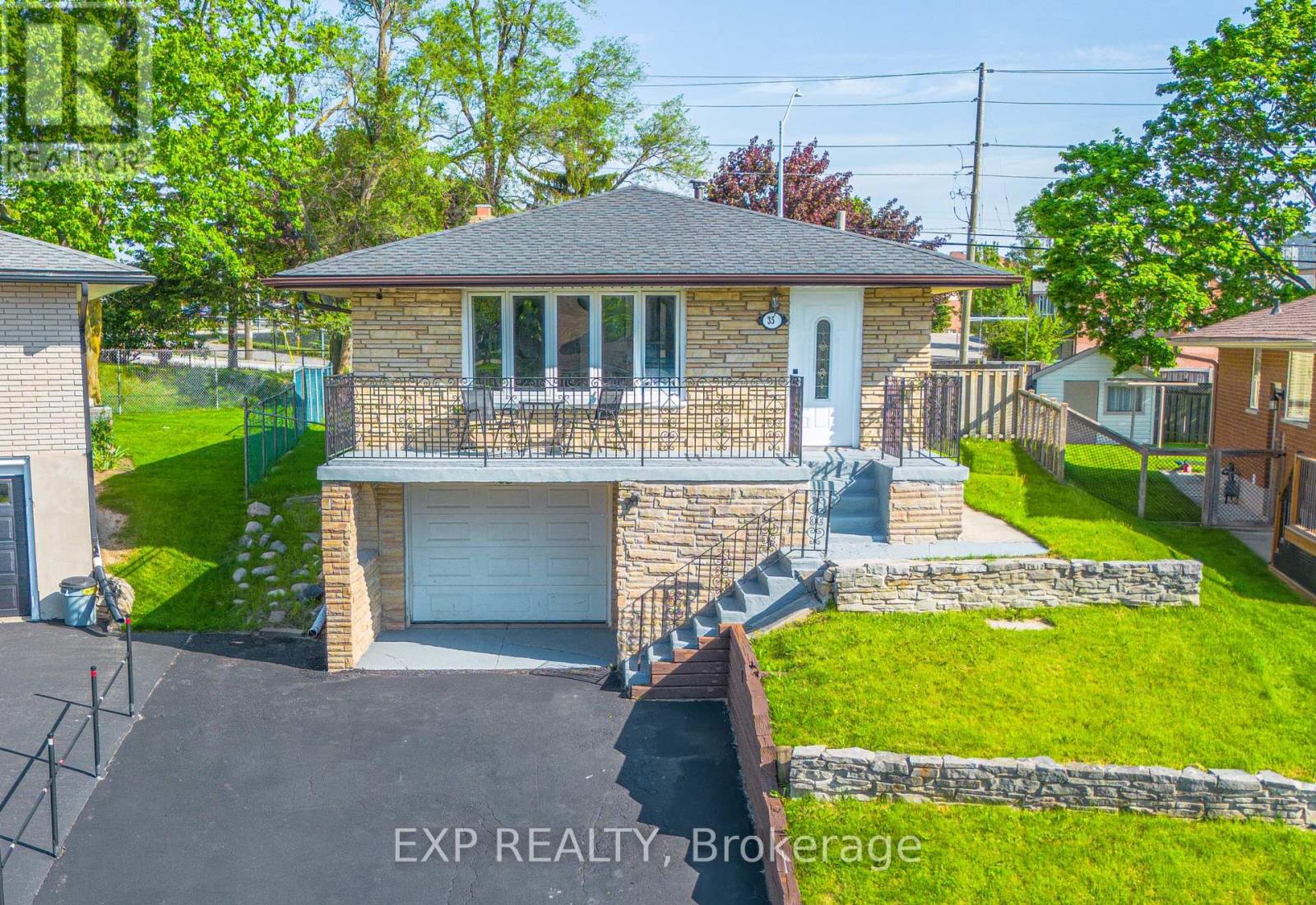 MLS® listing #29814413 for sale located at 35 HILLSBOROUGH CRESCENT