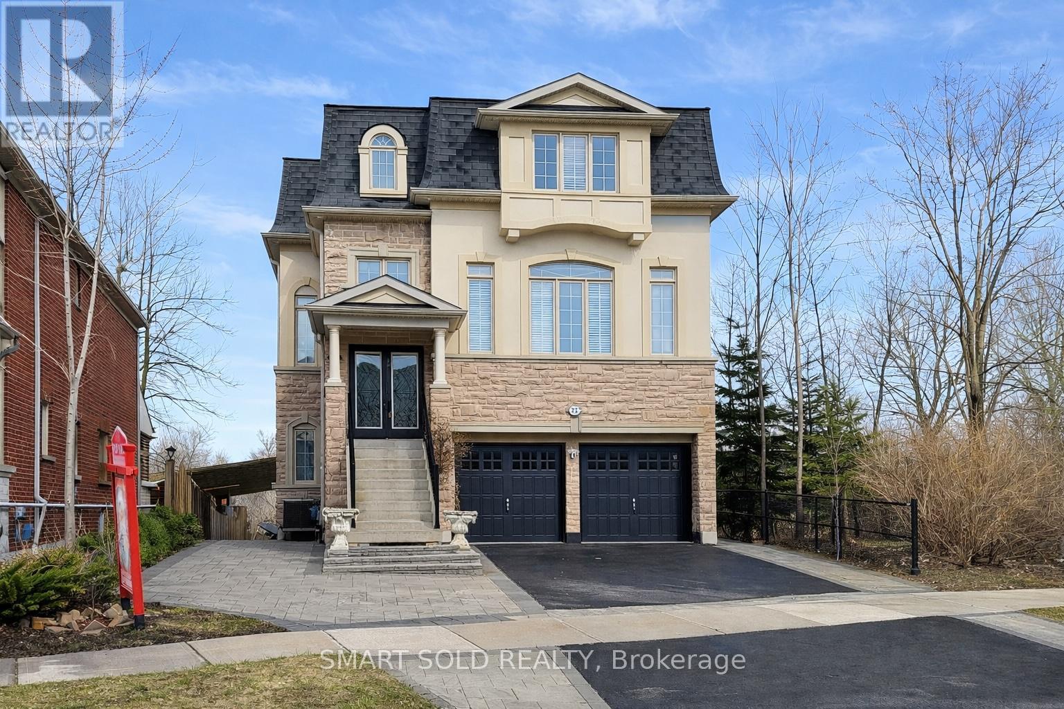MLS® listing #29816207 for sale located at 72 HEADWATER CRESCENT