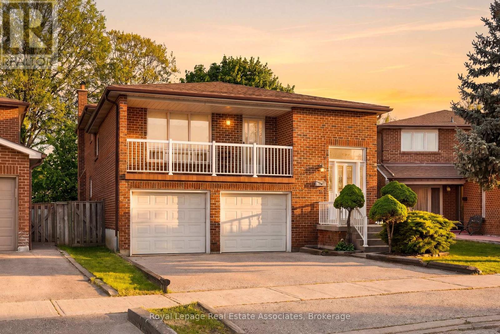 MLS® listing #29816246 for sale located at 4084 LONGO CIRCLE