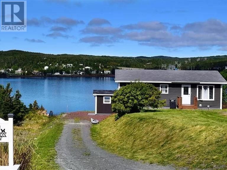 MLS® listing #29816329 for sale located at 72 Creston Boulevard