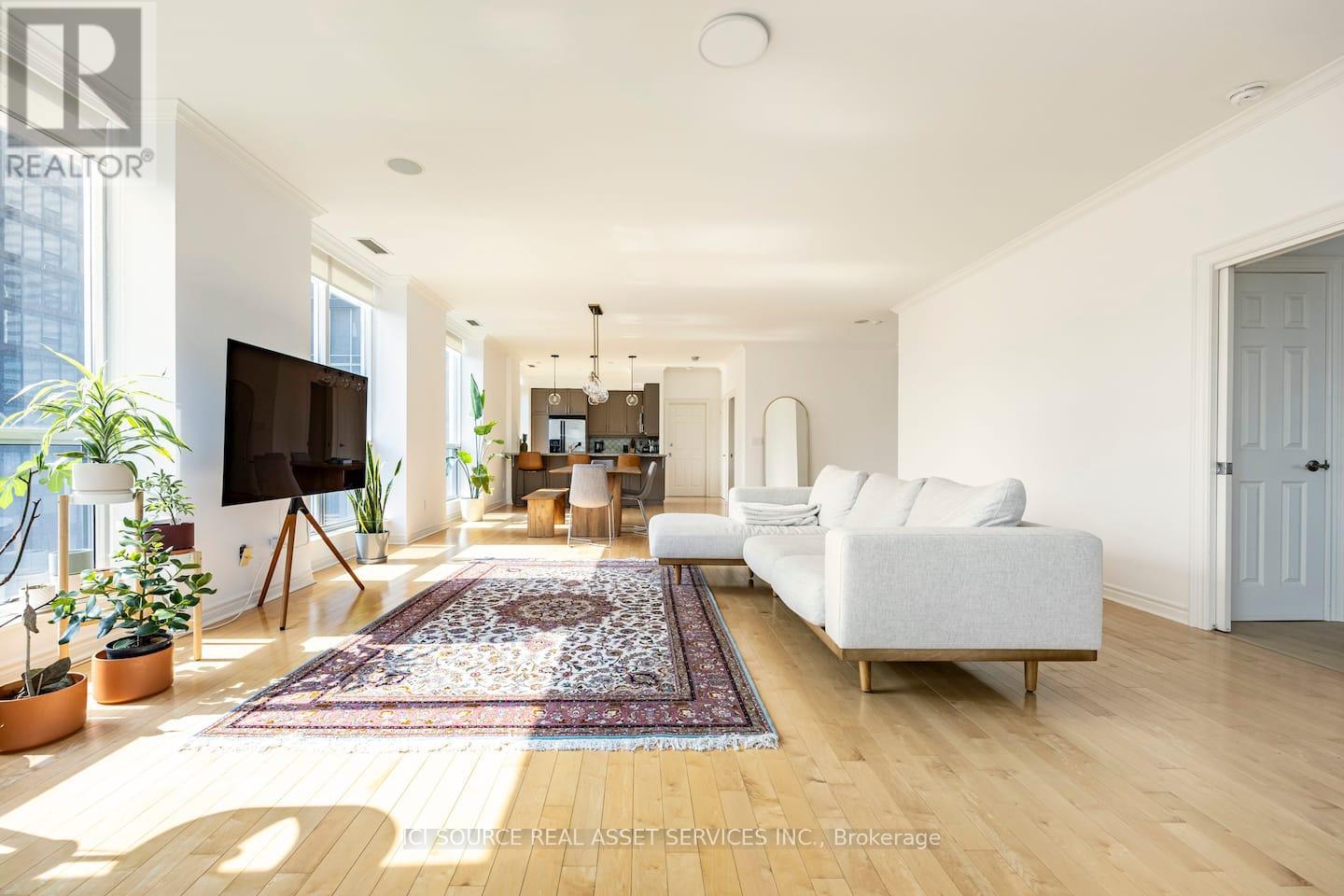 MLS® listing #29816361 for sale located at PH40 - 250 WELLINGTON STREET W