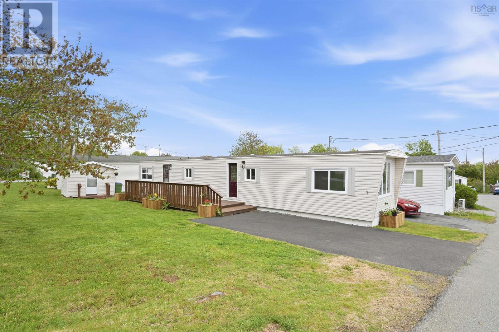 MLS® listing #29816929 for sale located at 1 Bishop Avenue