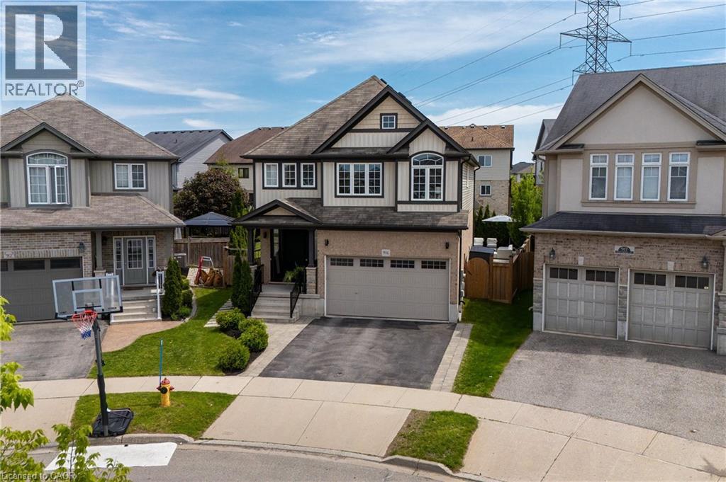 MLS® listing #29817462 for sale located at 916 STEEPLERIDGE Court