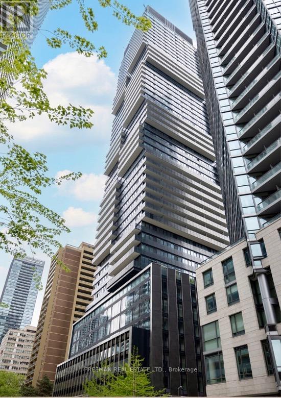 MLS® listing #29817797 for sale located at 3706 - 55 CHARLES STREET E